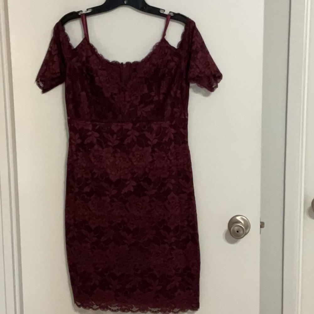 Guess  Elegant Burgundy Lace Dress